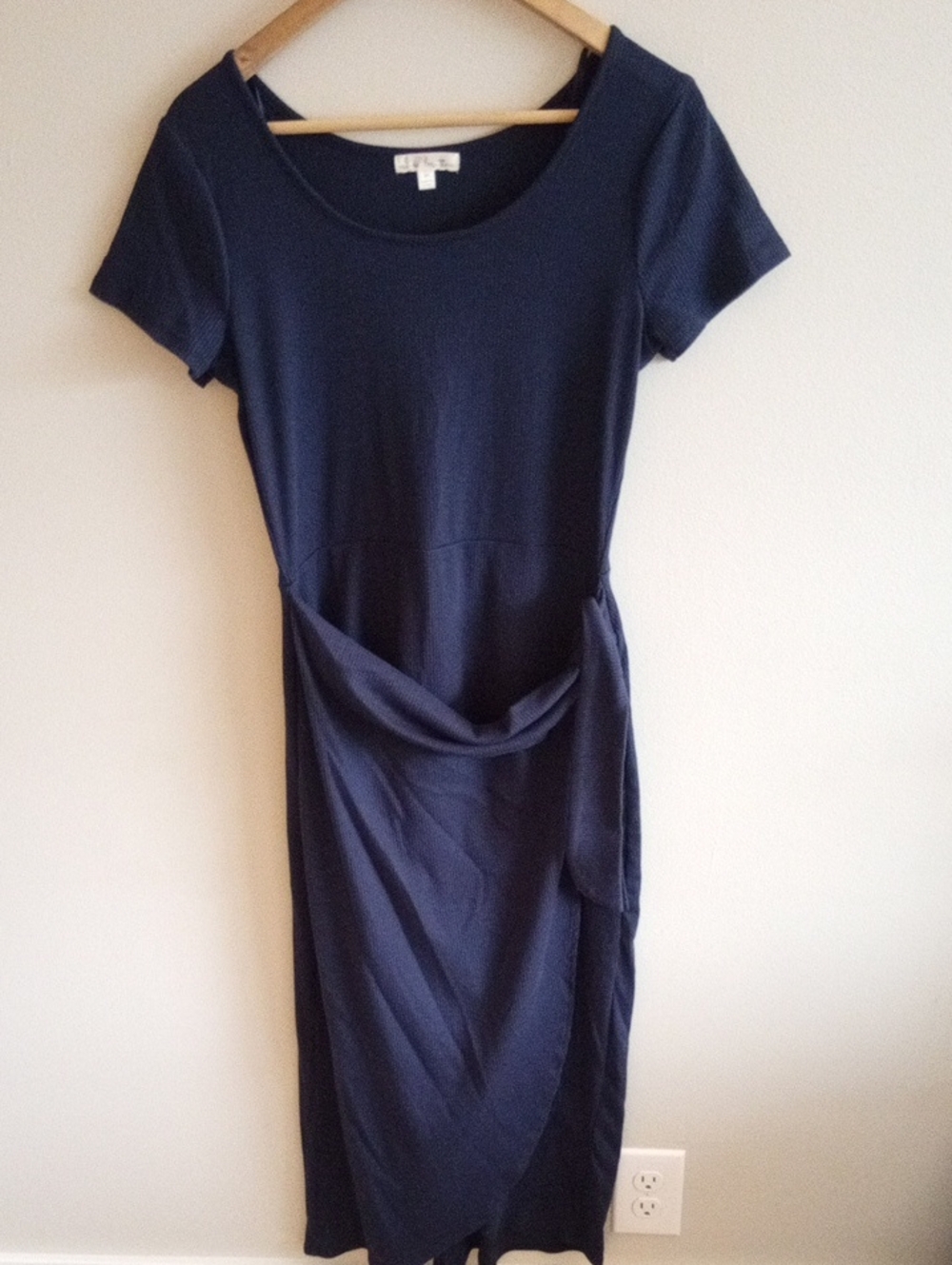 nine britton Navy Short-Sleeve Wrap Midi Dress Size Medium